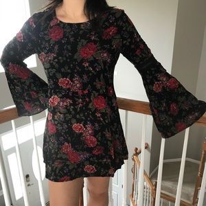 Vintage Looking Bell Sleeve Dress